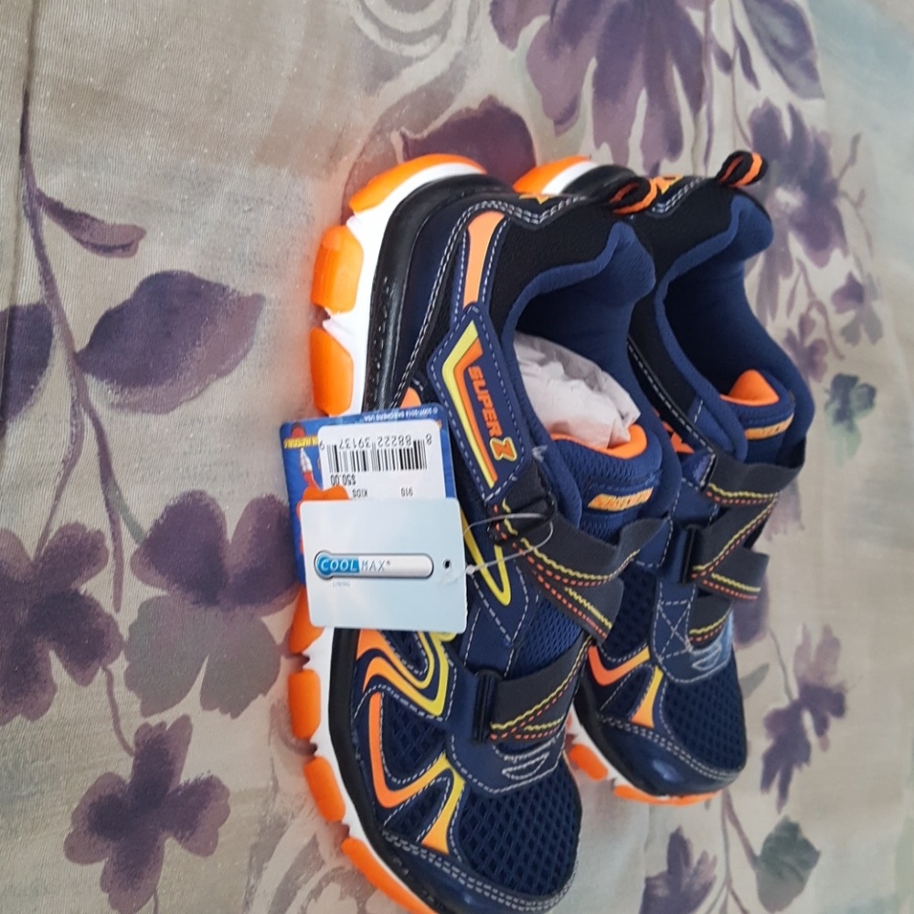 Boys sketchers